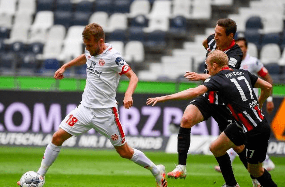 1xBit体育视频-斯图加特主场失利，降级压力增大的简单介绍