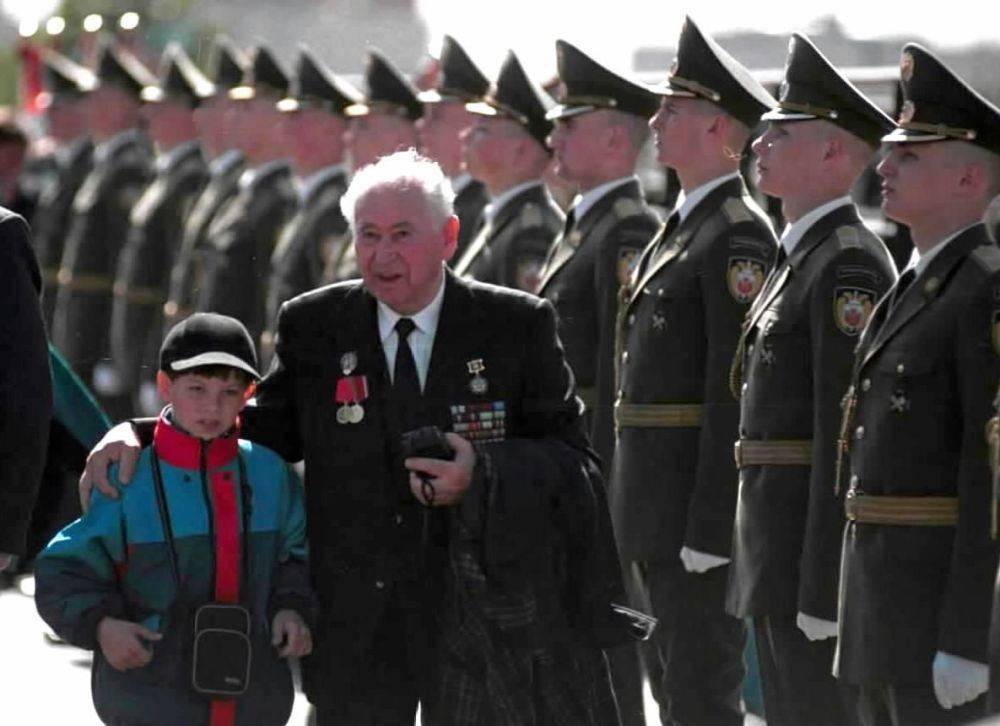 1xBit体育平台-俄罗斯国家队在欧预赛中获得关键胜利，前景光明的简单介绍