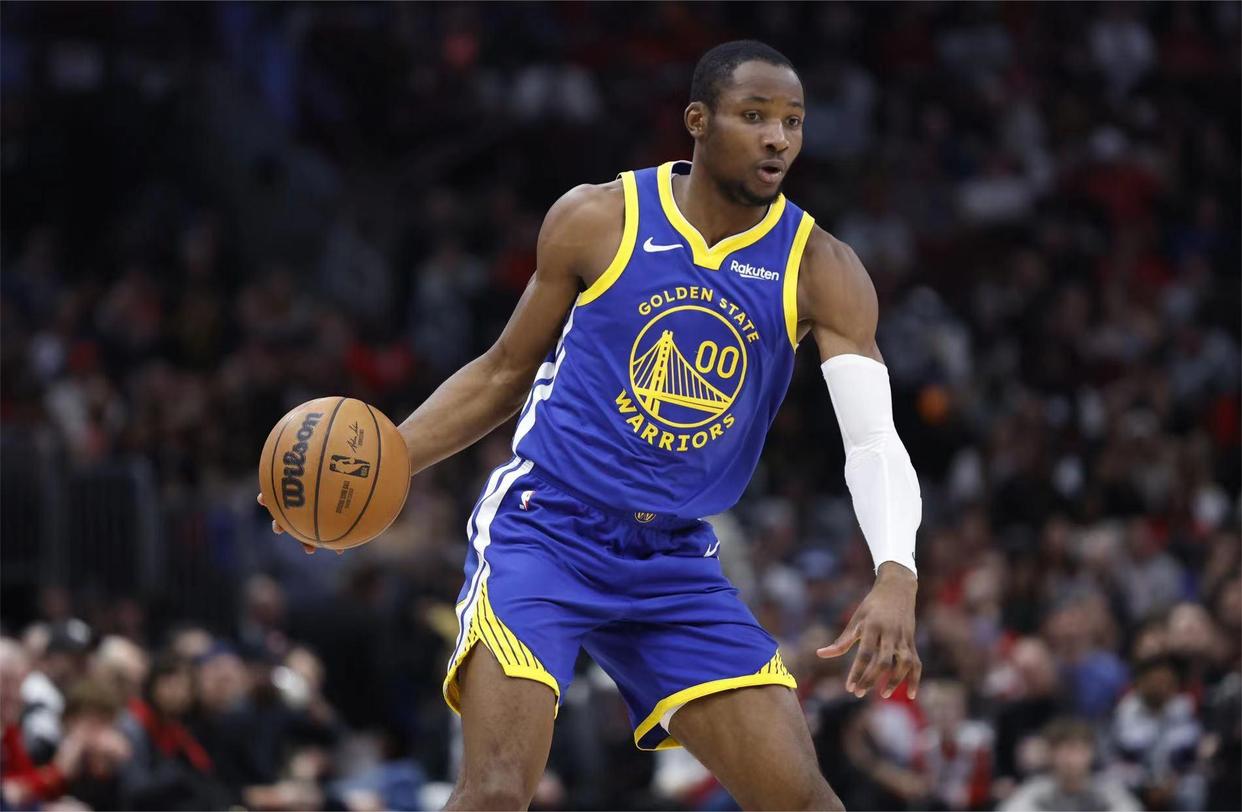 1xBit体育链接-关于小牛控卫状态回升，连胜起势挑战西部强队的信息