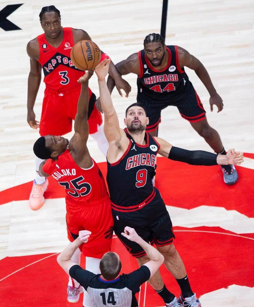 包含战术调整带来惊喜，球队实力水涨船高的词条