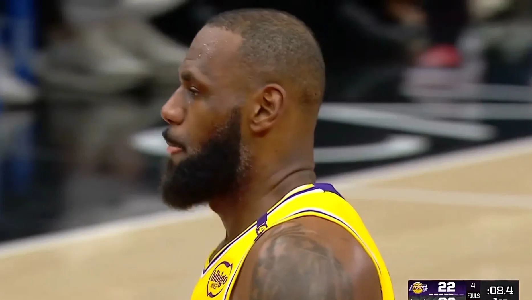 1xBit体育官方登录入口-湖人大胜马刺，詹姆斯带刀直入